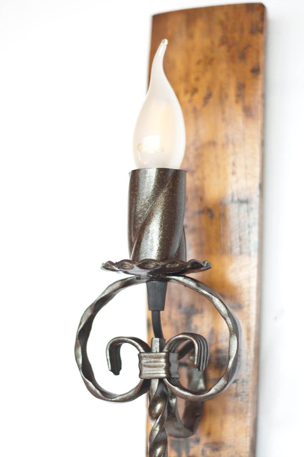 Applique rustique - Applique bois et fer forgé - Barrel lights
