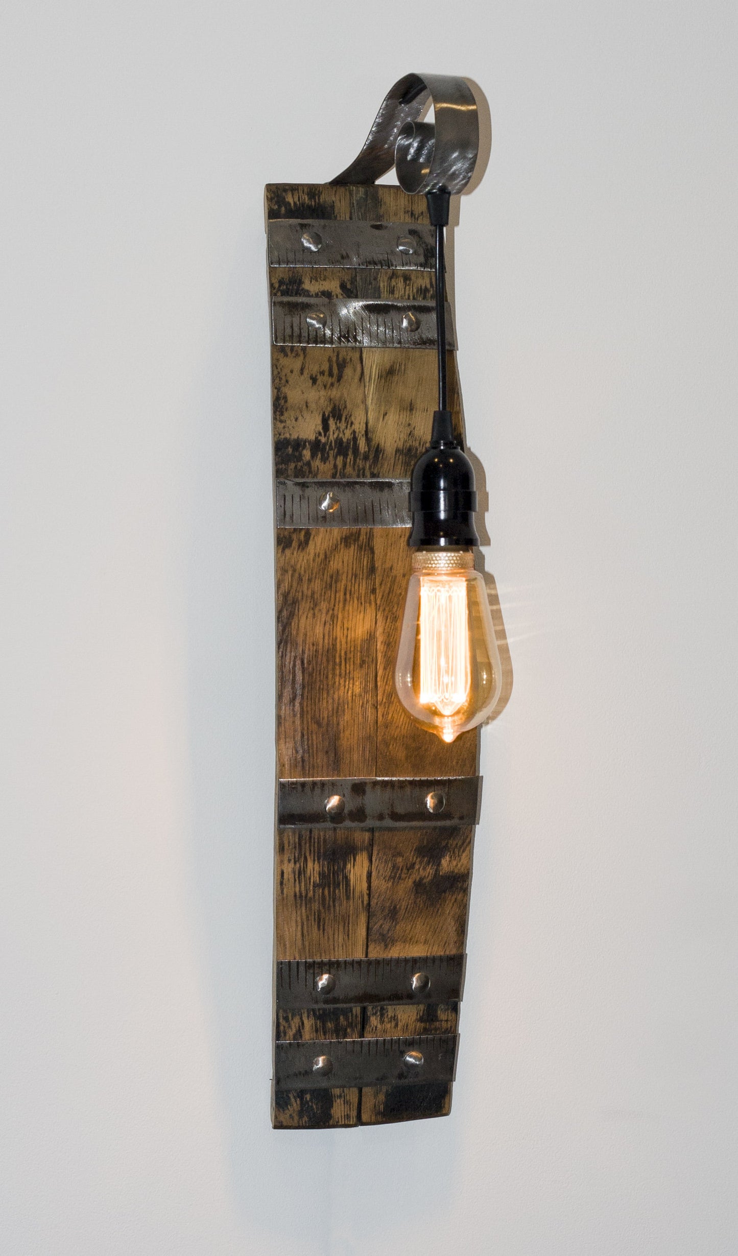 Wine Barrel Sconce - Rustic Wall Light - Éclairage de la cave à vin - Suspension rustique