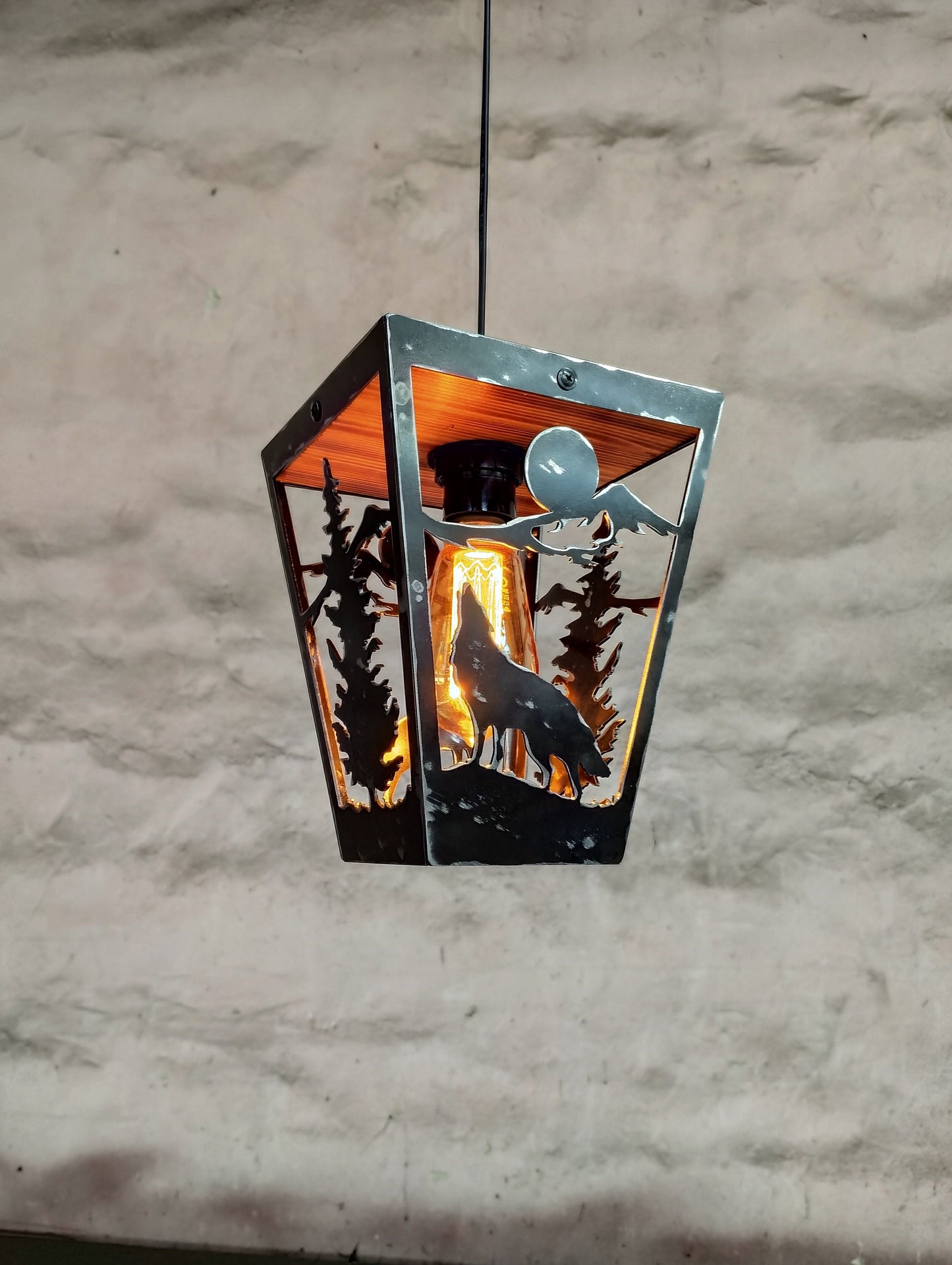 Wildlife wolf lodge ceiling pendant light