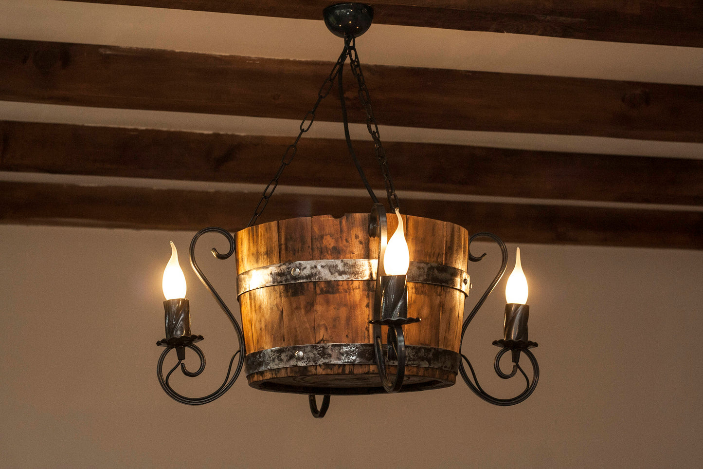 Lustre tonneau de vin - Plafonnier rustique - Lustre bois et fer forgé