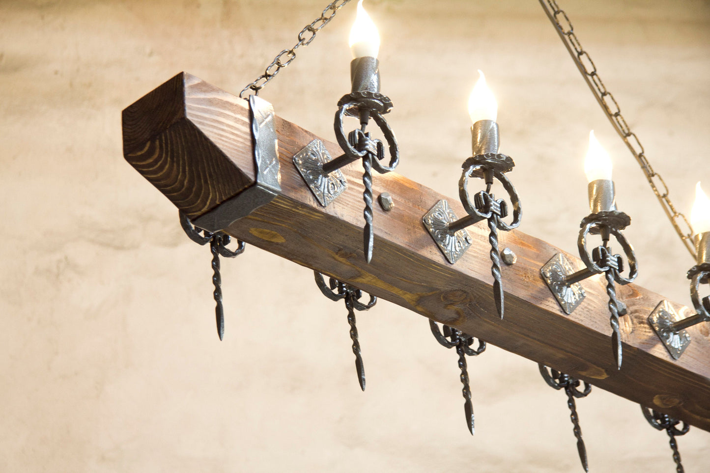 Lustre en fer forgé - Lustre en bois - Plafonniers rustiques - Éclairage médiéval - Lustre à poutres en bois