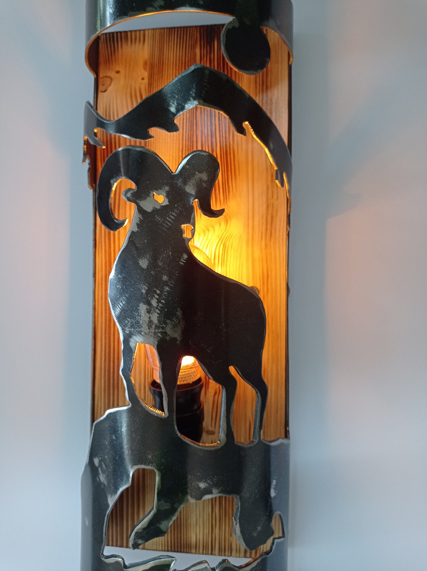 Rustikale Wandleuchte - Ram - Kabinenleuchte - Blockhausbeleuchtung - Lodge Lights