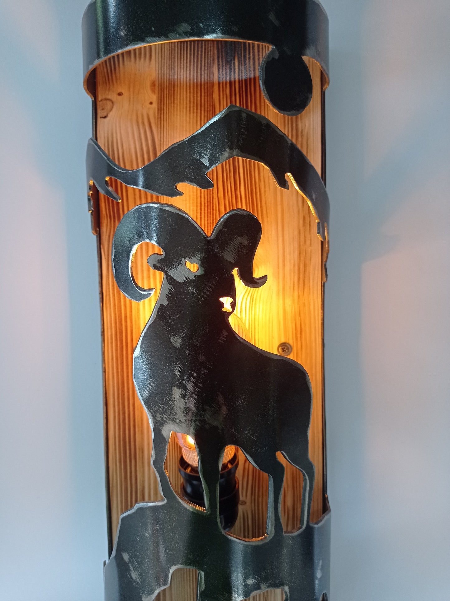 Rustikale Wandleuchte - Ram - Kabinenleuchte - Blockhausbeleuchtung - Lodge Lights