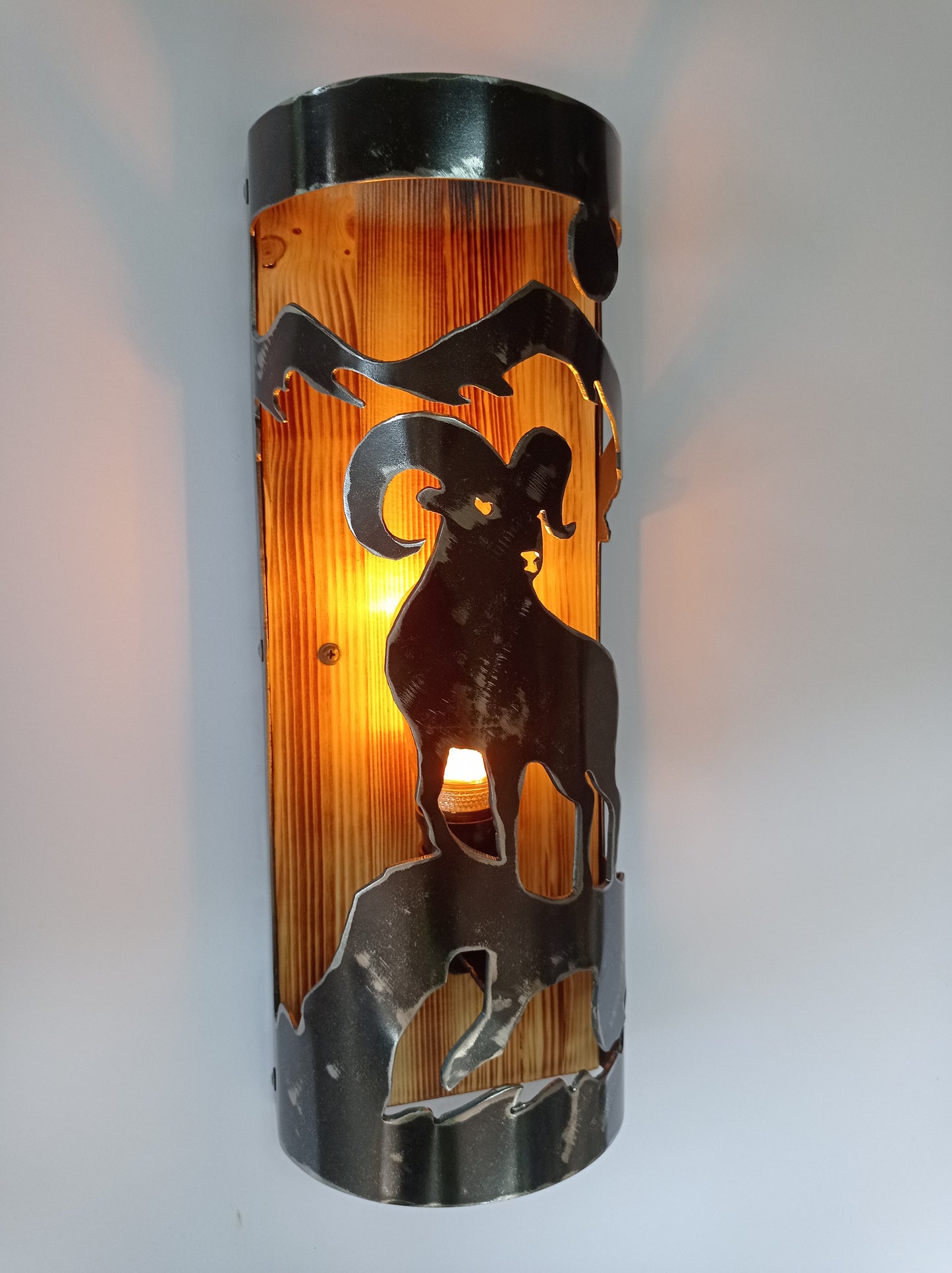 Rustikale Wandleuchte - Ram - Kabinenleuchte - Blockhausbeleuchtung - Lodge Lights