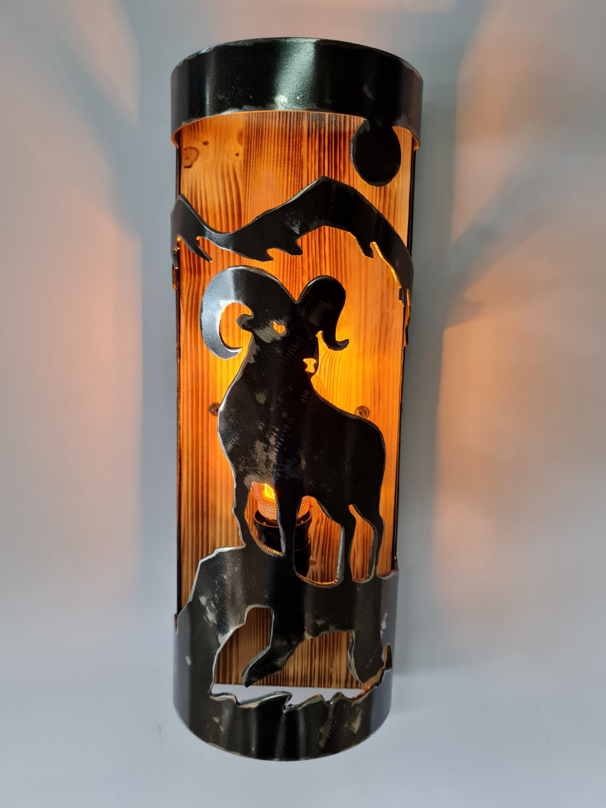 Rustikale Wandleuchte - Ram - Kabinenleuchte - Blockhausbeleuchtung - Lodge Lights