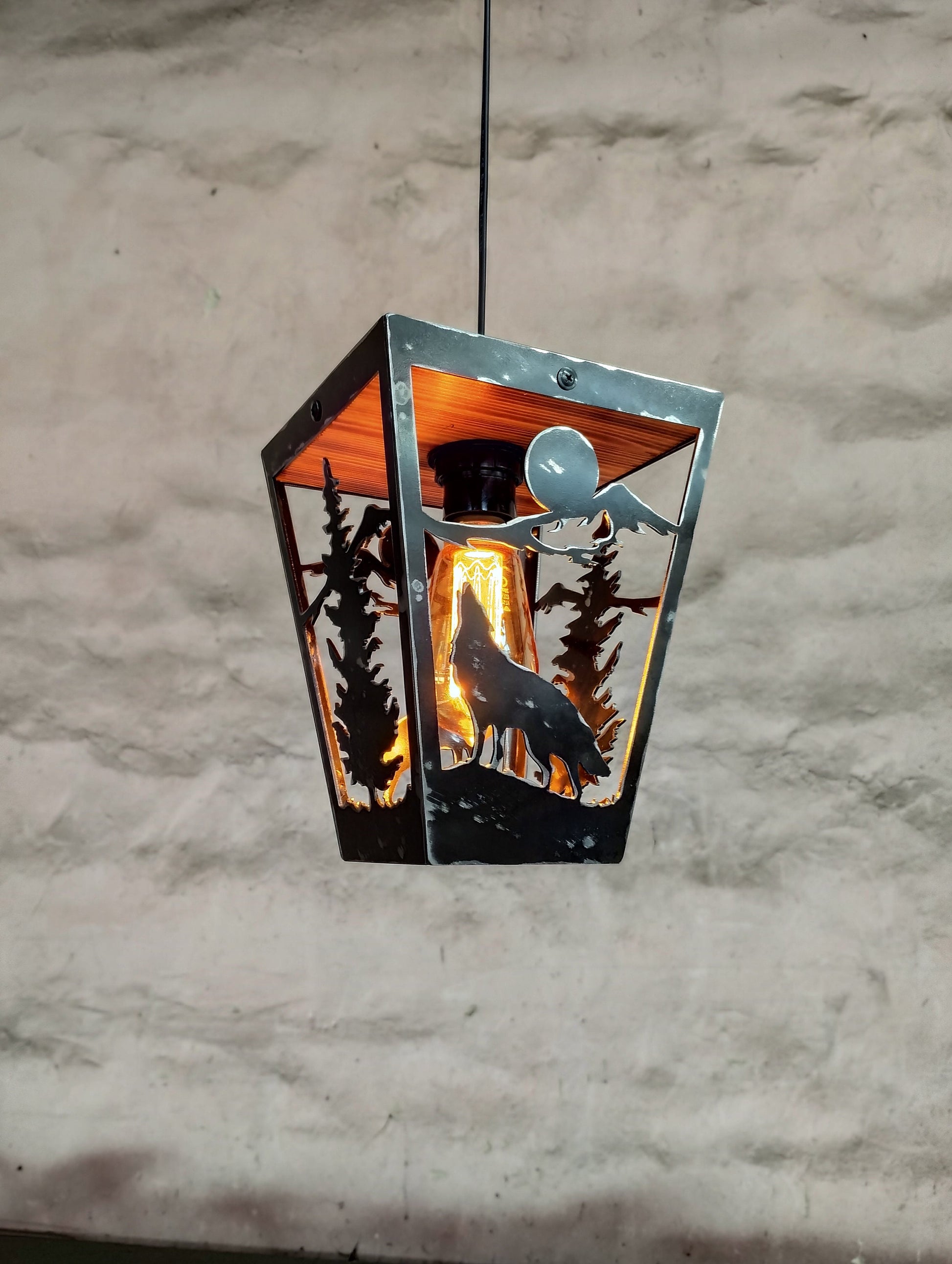 Wildlife wolf lodge ceiling pendant light